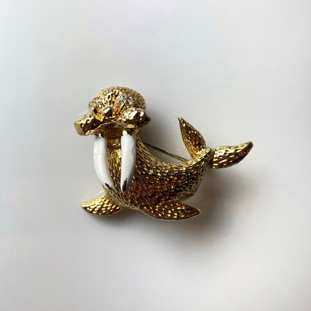 Gold Tone Walrus Pin Brooch Rhinestone Eyes Enamel Tusks